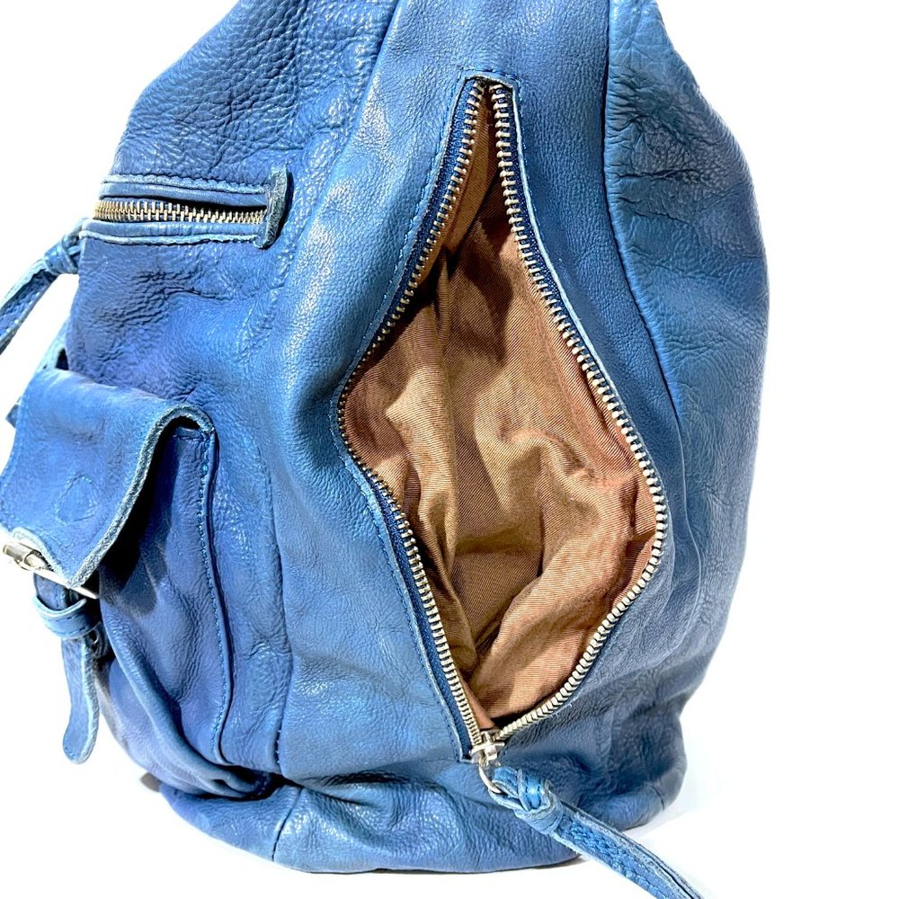 Tano Blue Pebbled Leather Shoulder Bag - Picture 11 of 15